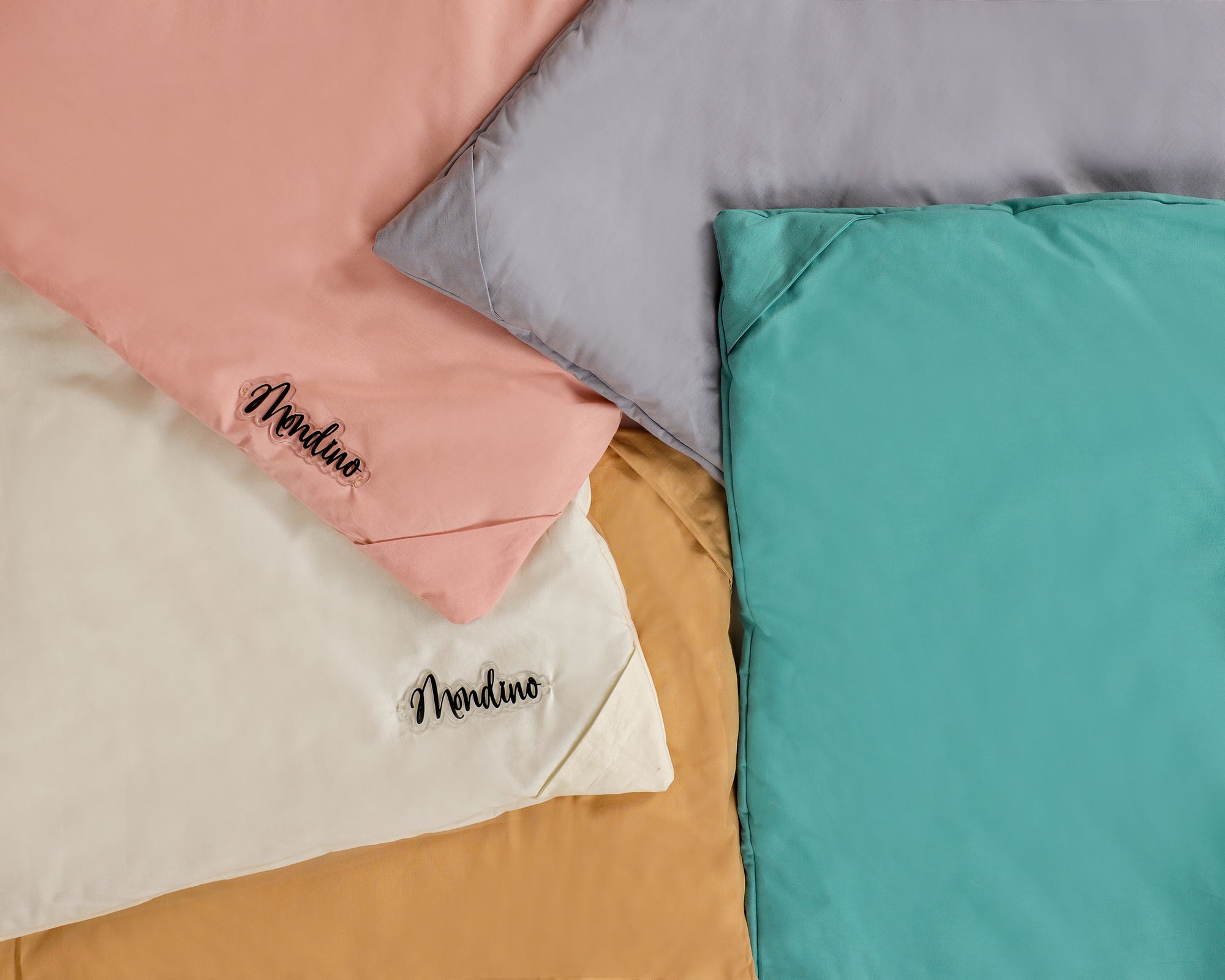 Tappeto quadrato fatto a mano