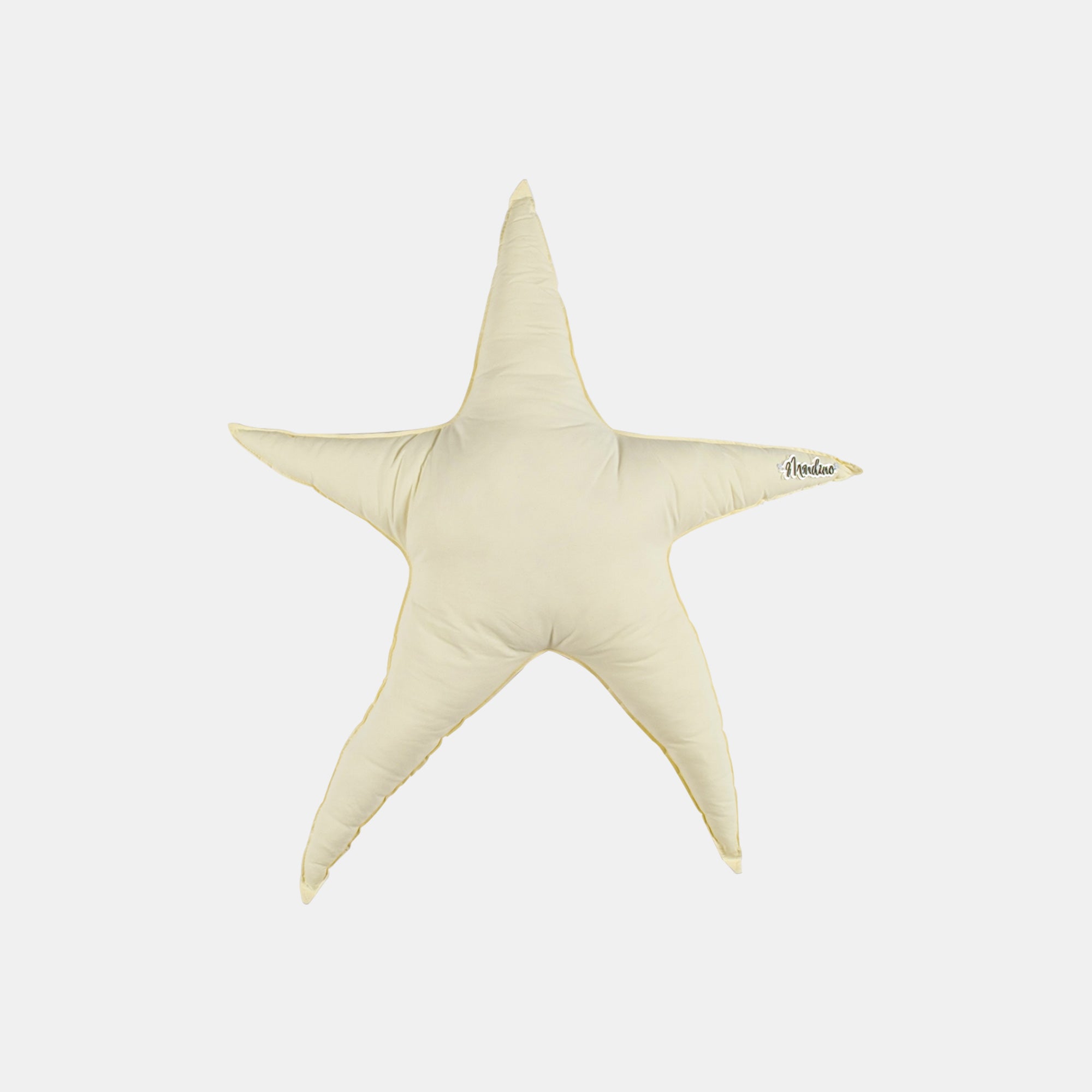Cuscino a forma di stella fatto a mano