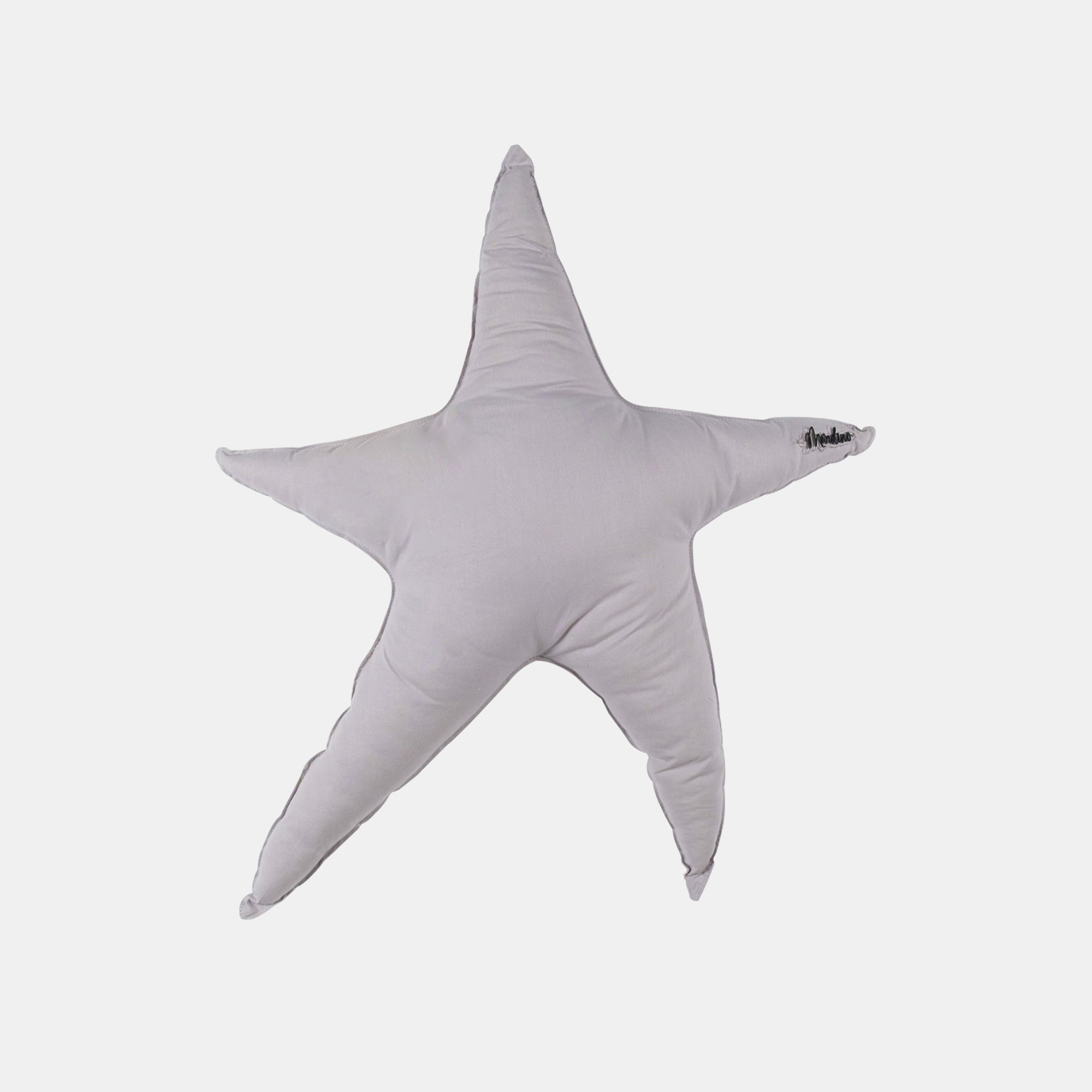 Cuscino a forma di stella fatto a mano
