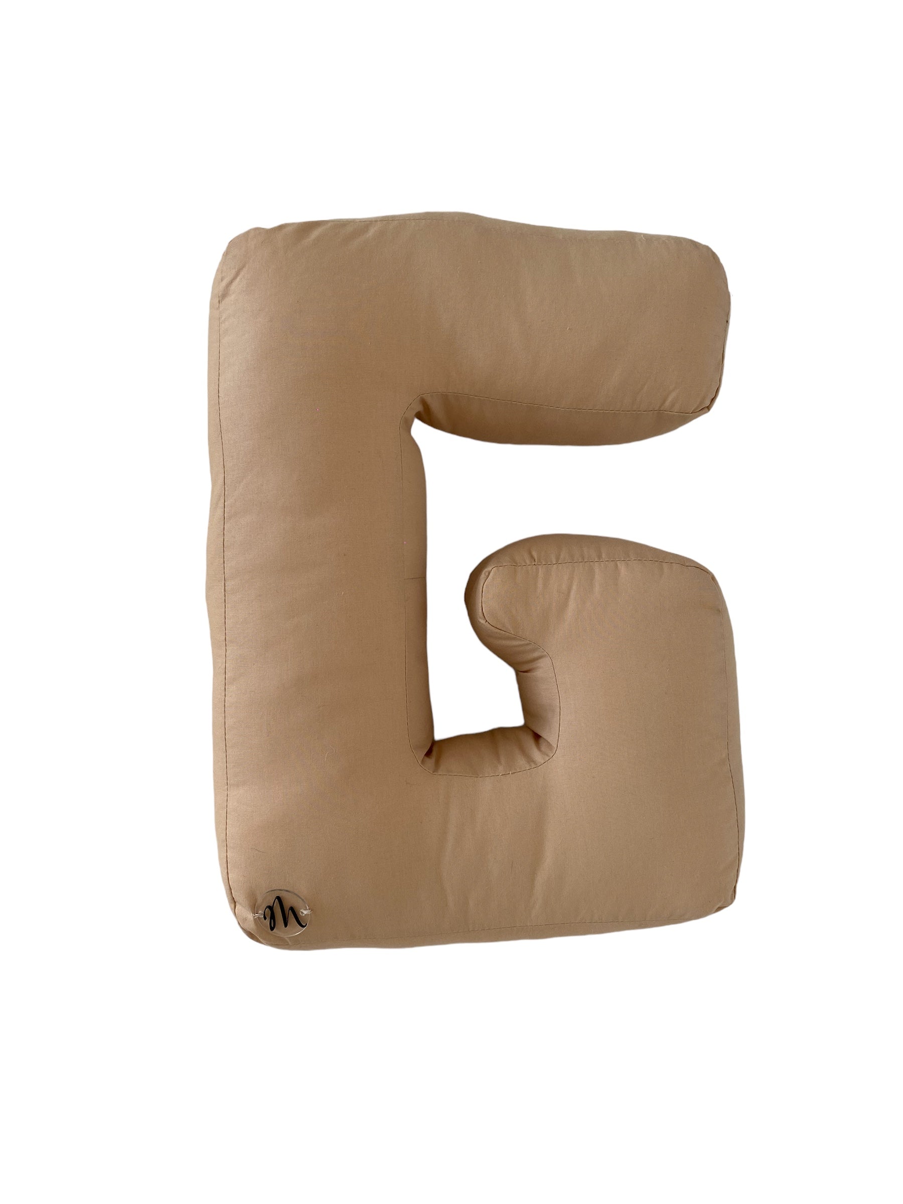 Cuscino a forma di lettere fatto a mano