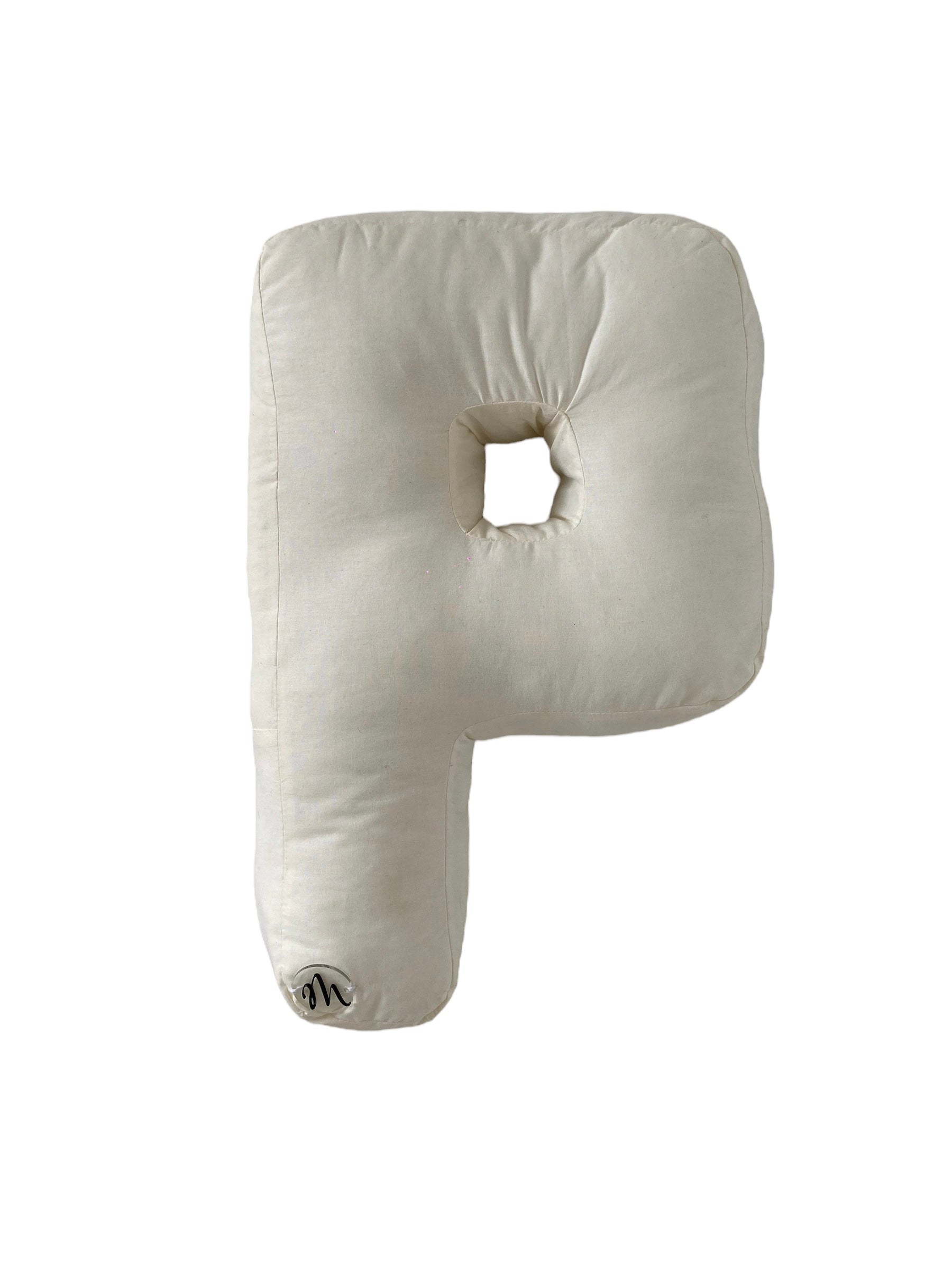 Cuscino a forma di lettere fatto a mano