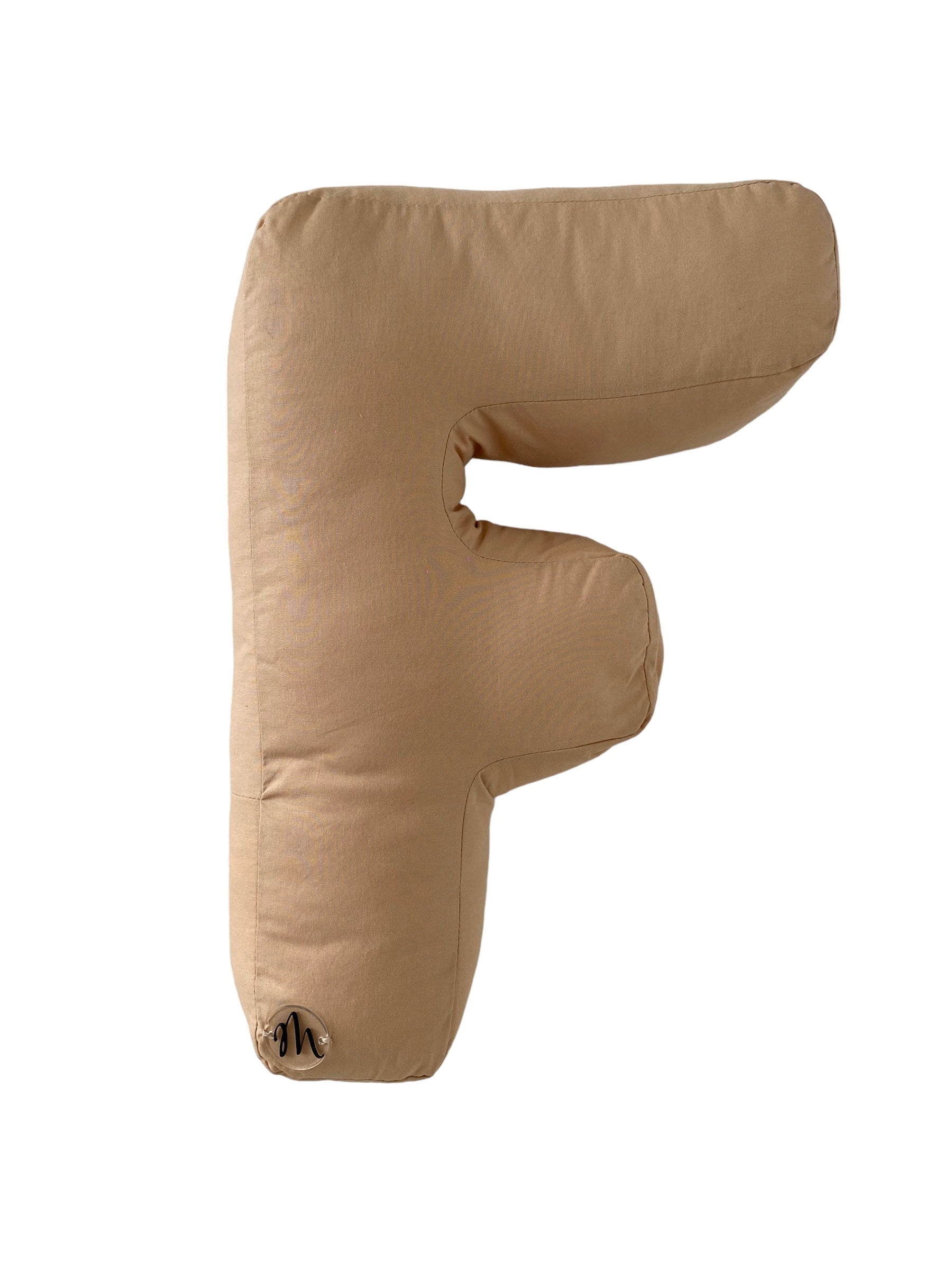 Cuscino a forma di lettere fatto a mano