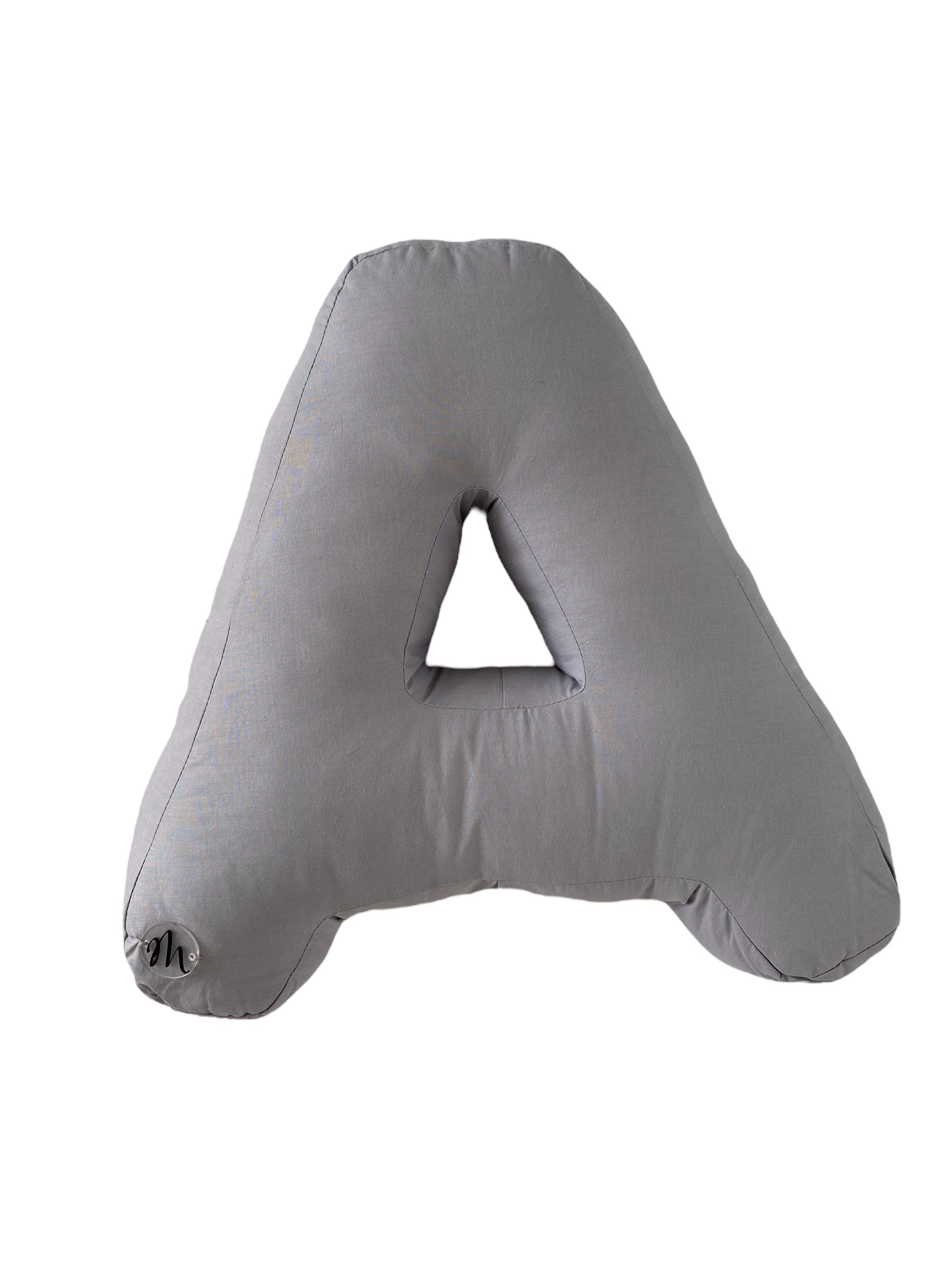 Cuscino a forma di lettere fatto a mano