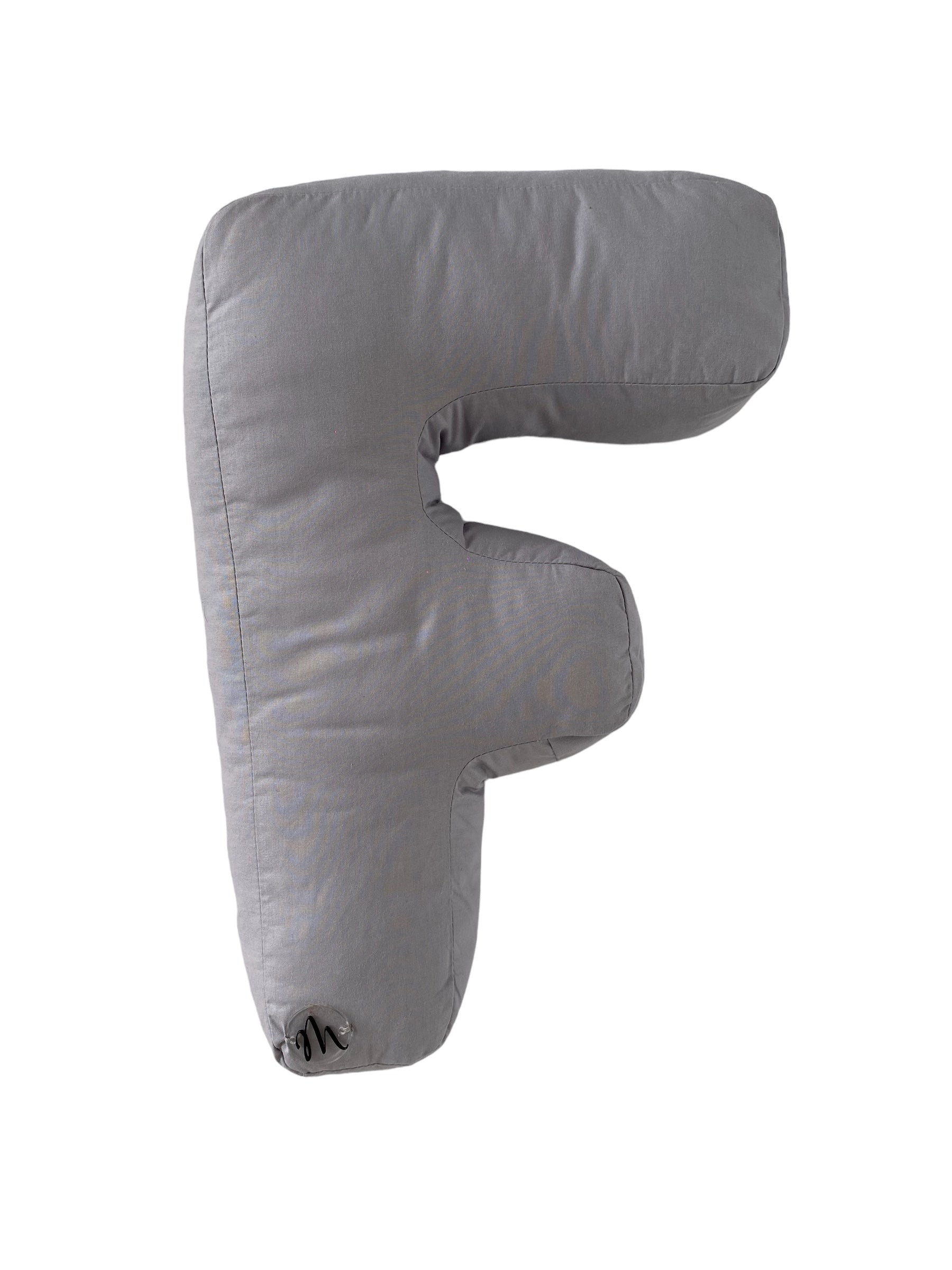 Cuscino a forma di lettere fatto a mano