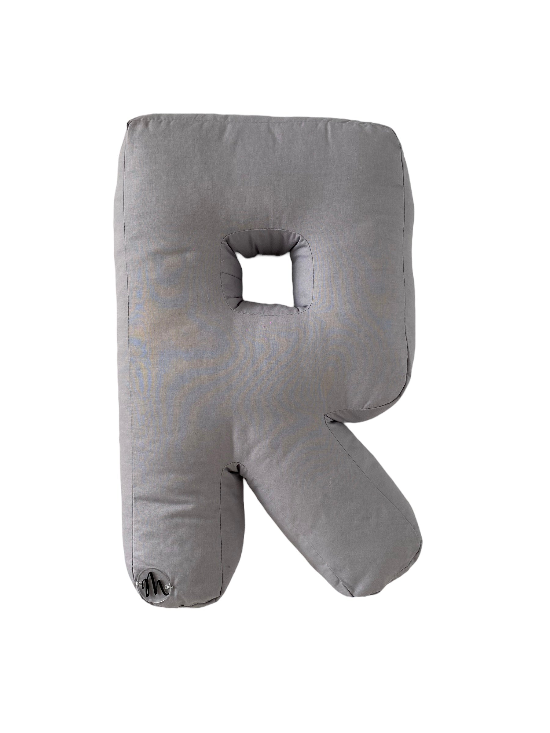 Cuscino a forma di lettere fatto a mano