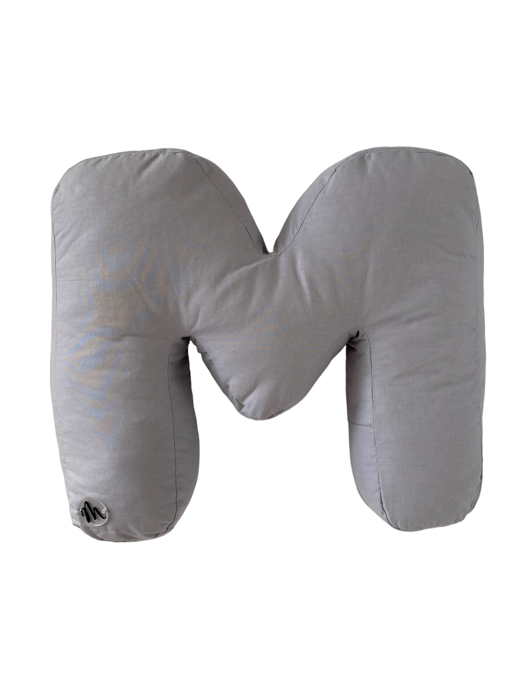 Cuscino a forma di lettere fatto a mano