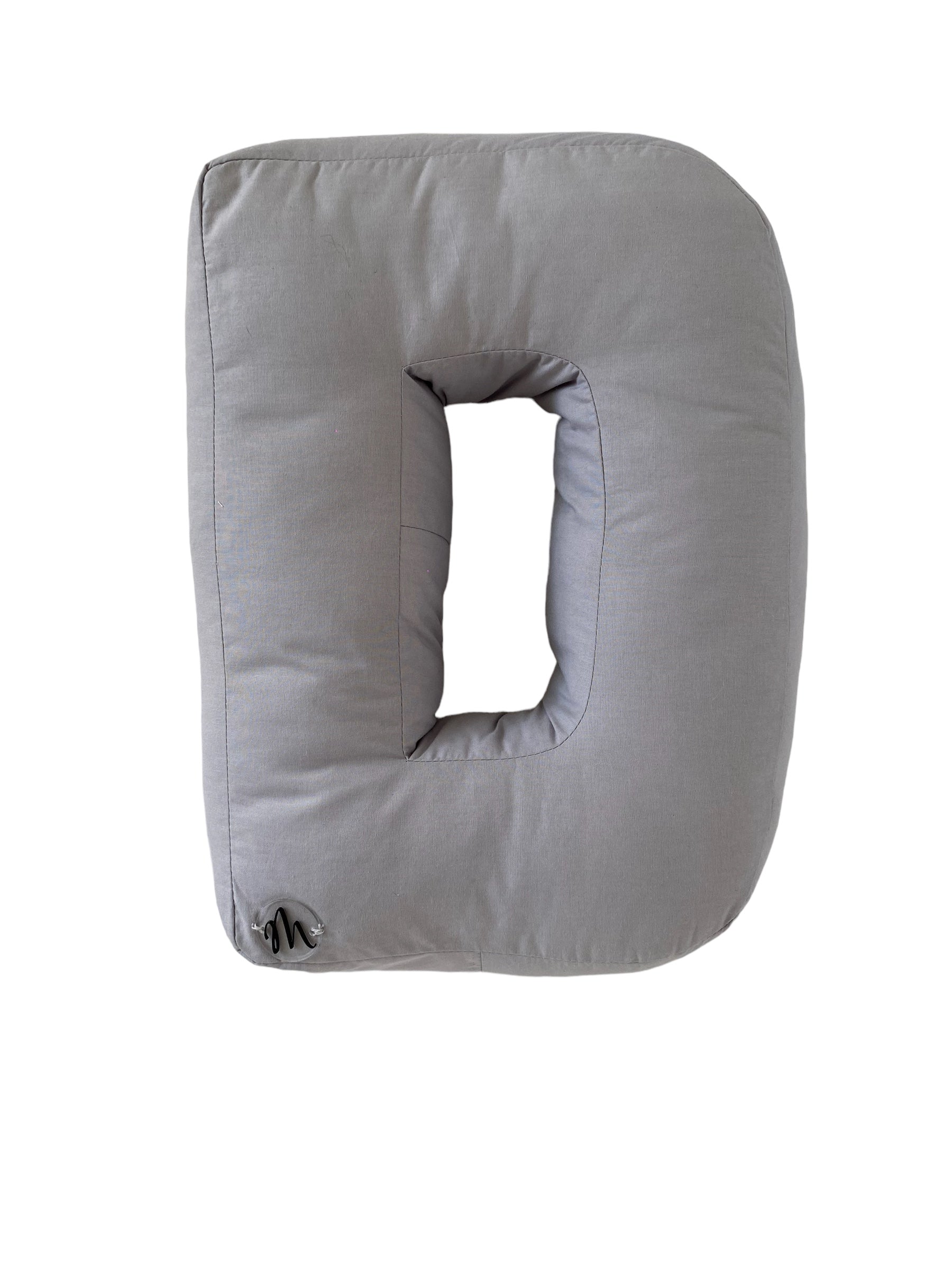 Cuscino a forma di lettere fatto a mano