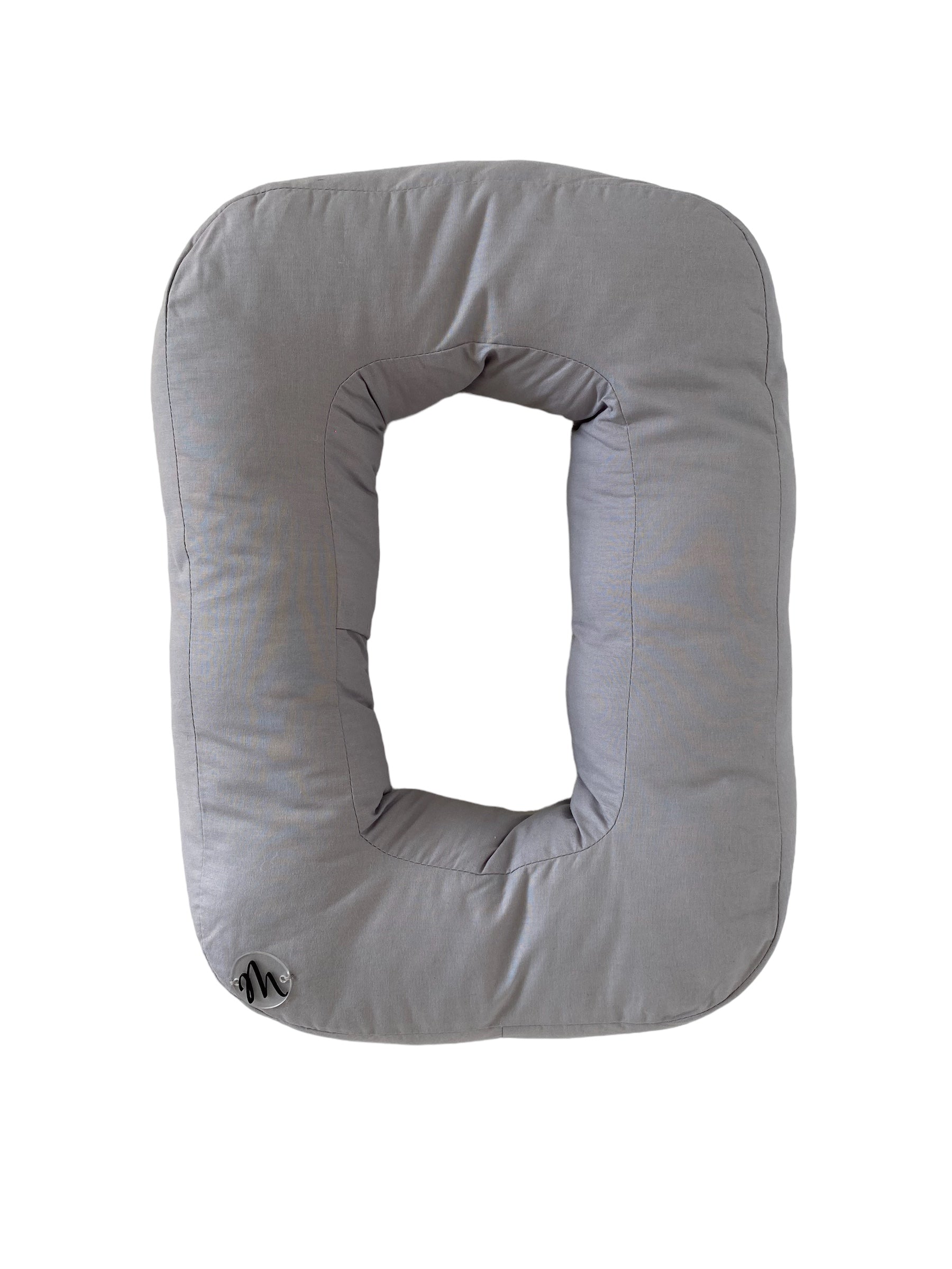 Cuscino a forma di lettere fatto a mano