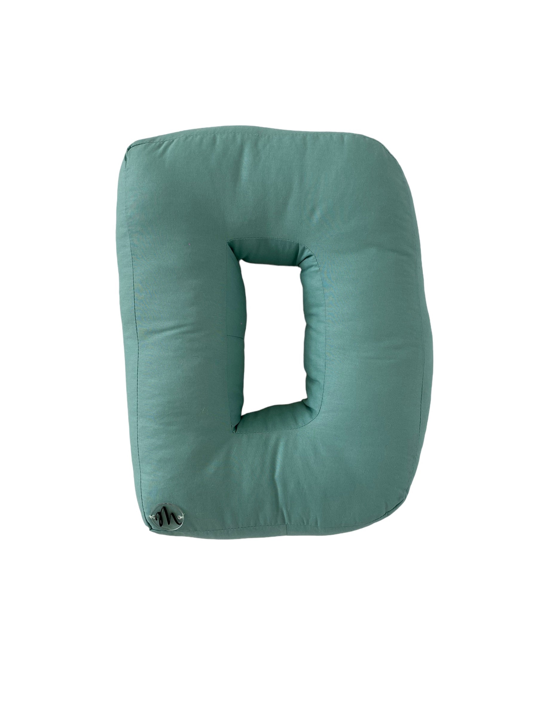 Cuscino a forma di lettere fatto a mano