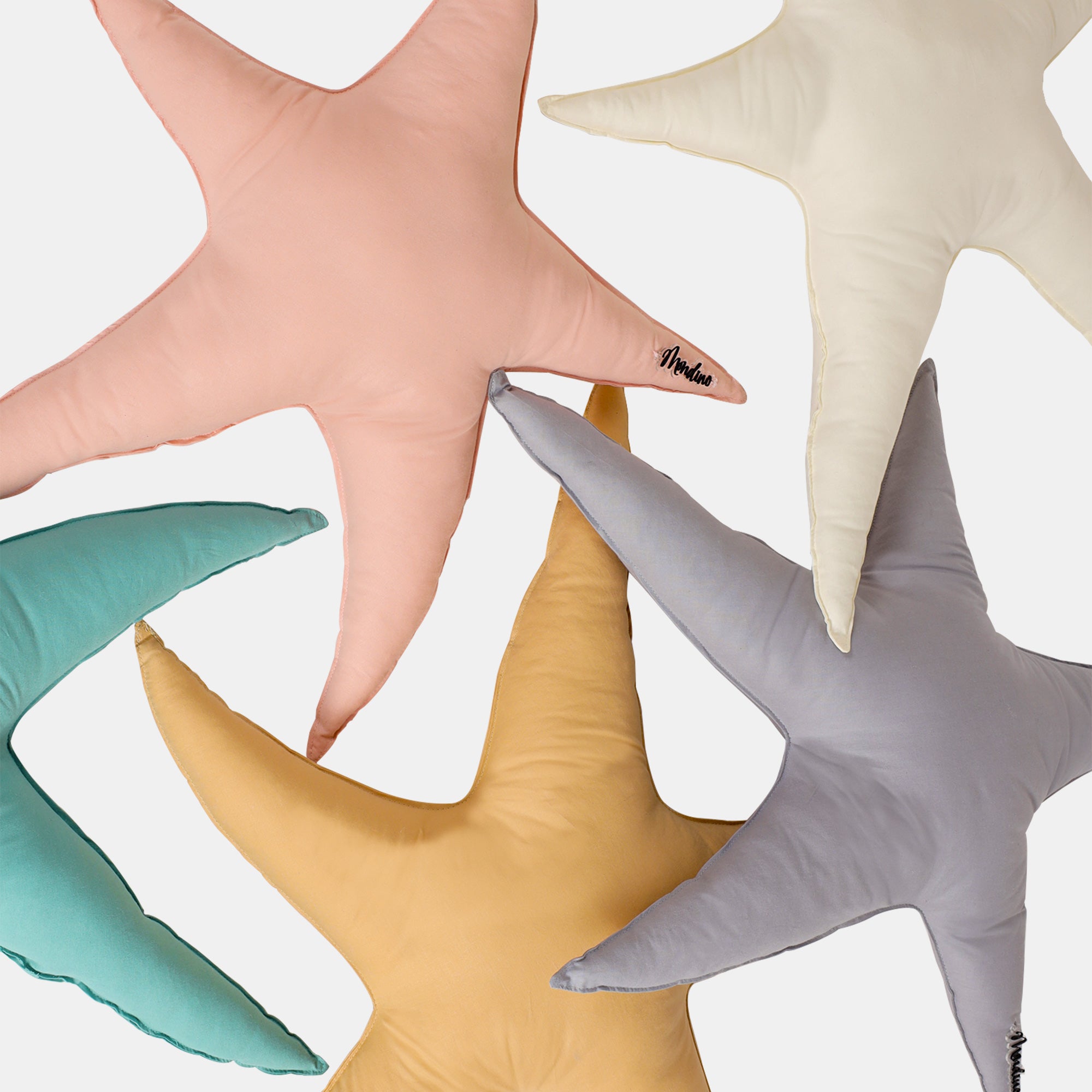 Cuscino a forma di stella fatto a mano